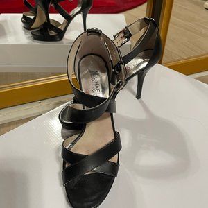 Michael Kors Evie Platform Black
